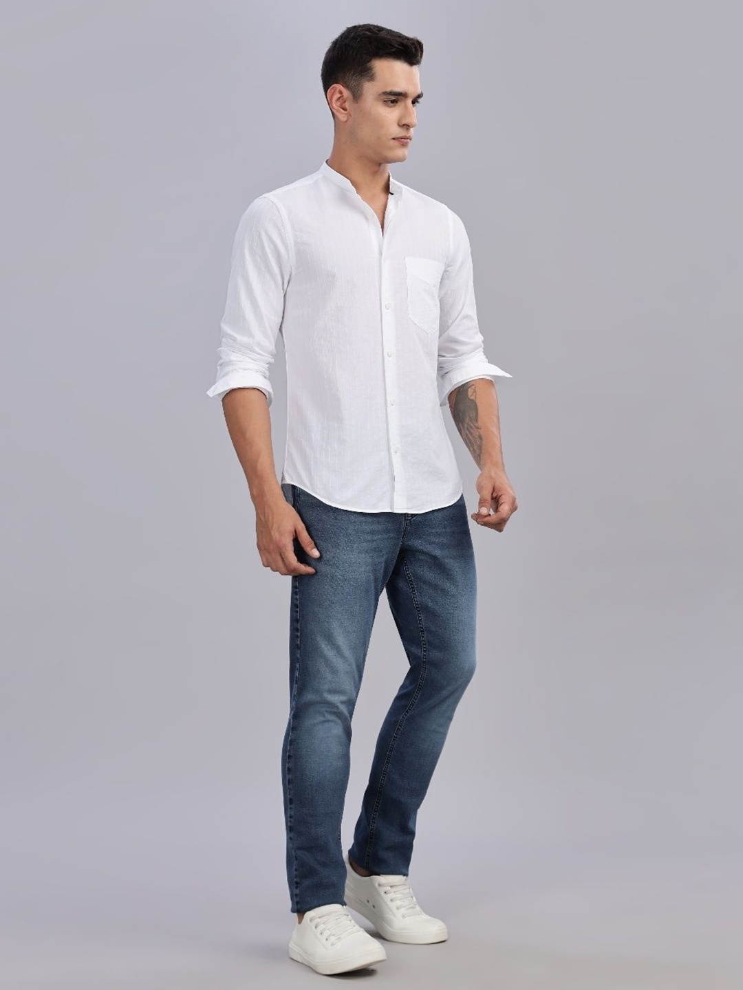 

Tommy Hilfiger Men Slim Fit Opaque Striped Casual Shirt, Off white