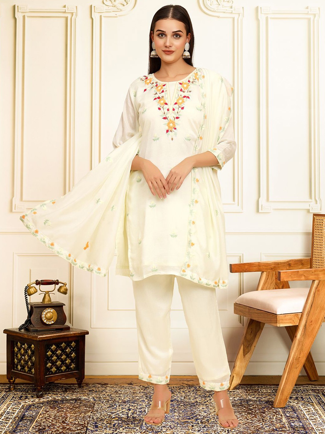 

House of Pataudi Sosyo Floral Embroidered Straight Kurta Trousers & Dupatta, White