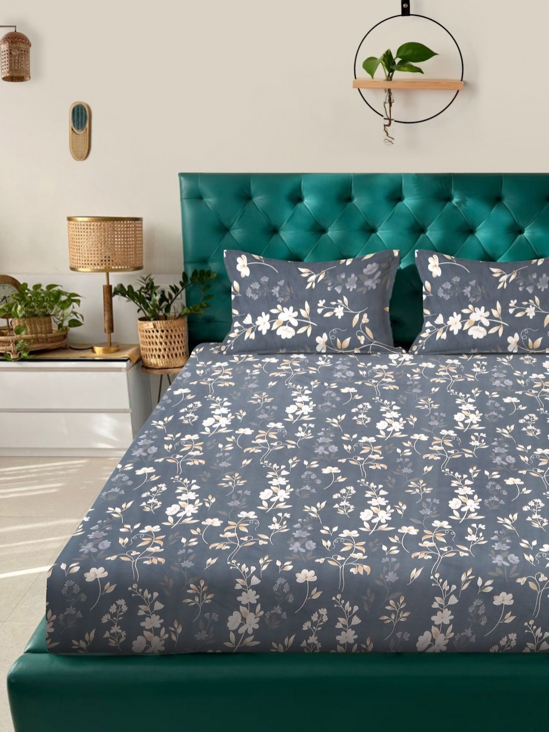 

Myntra Elegant Homes Grey & White Printed 300TC King Bedsheet Set 2.50 m x 2.25 m