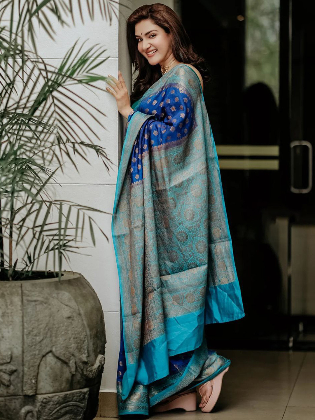 

Moda Rapido Woven Design Zari Saree, Blue
