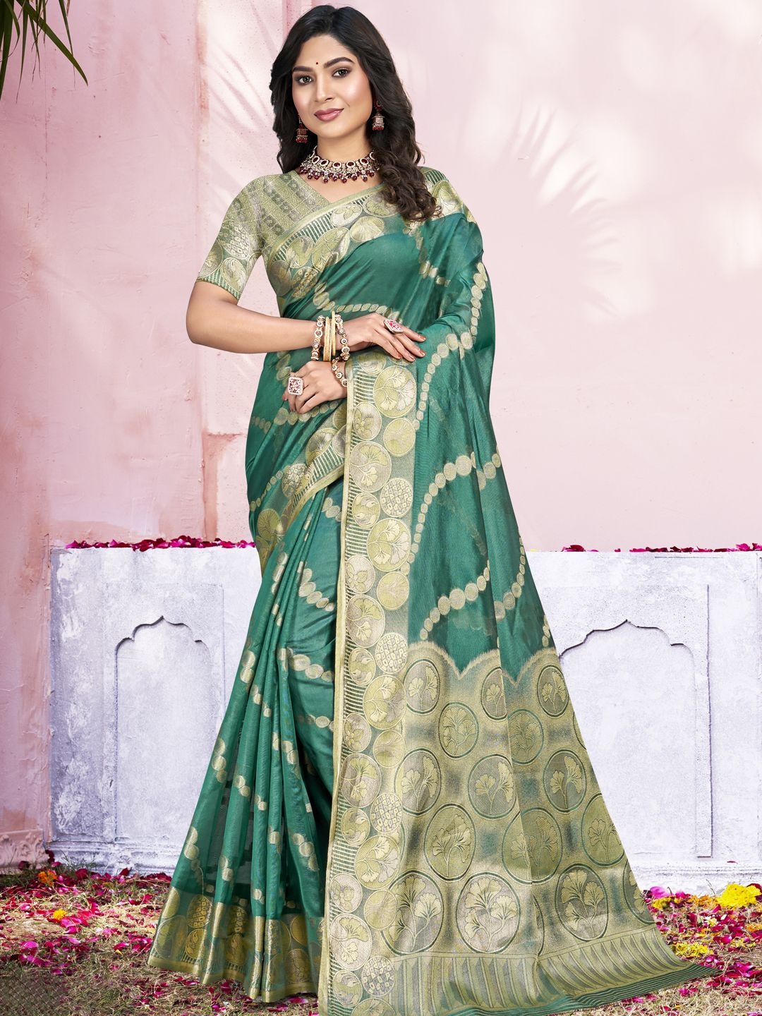 

SANGAM PRINTS Woven Design Zari Tussar Saree, Green