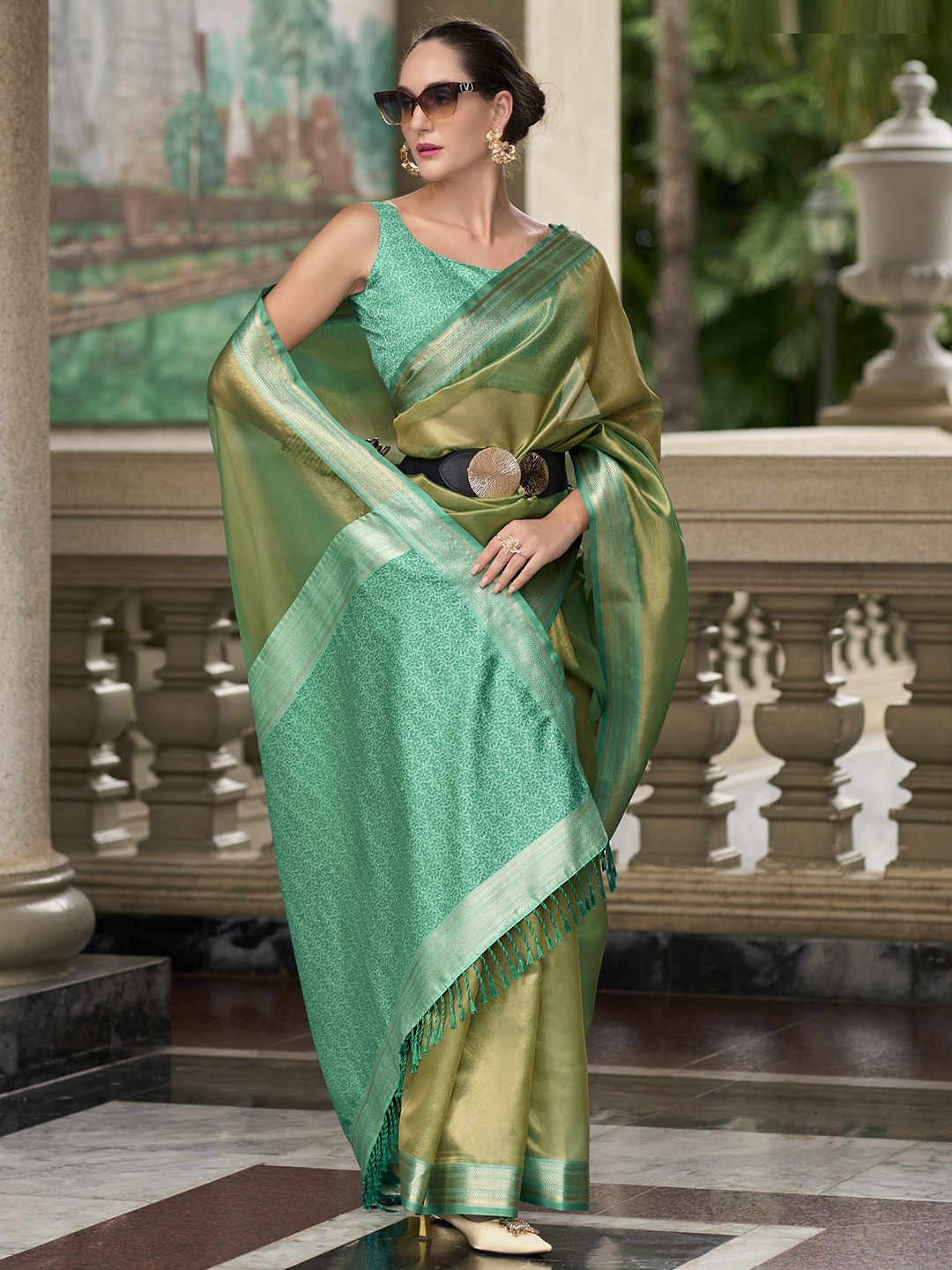 

MAHALASA Woven Design Zari Tissue Saree, Green