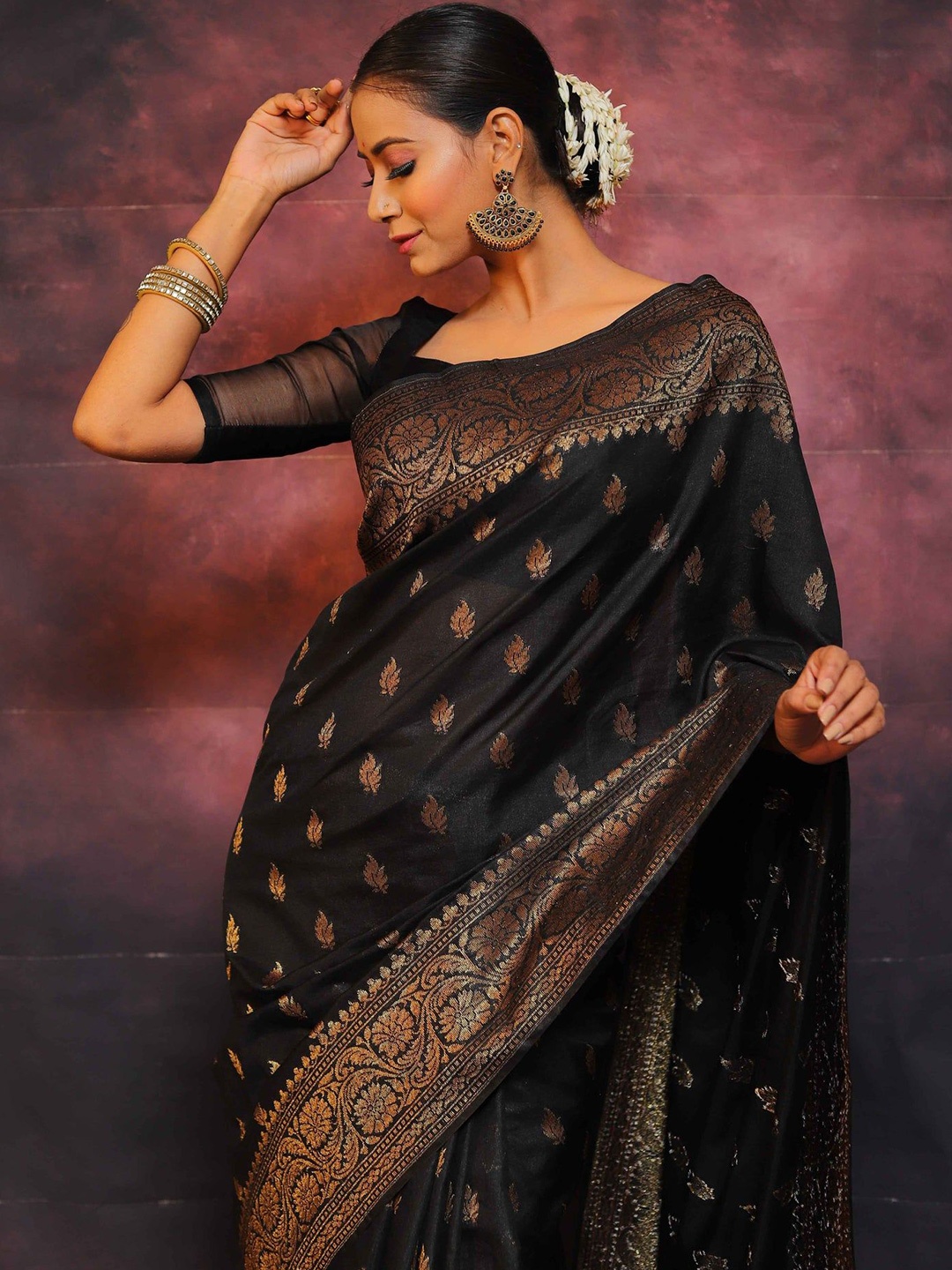 

Moda Rapido Woven Design Zari Saree, Black