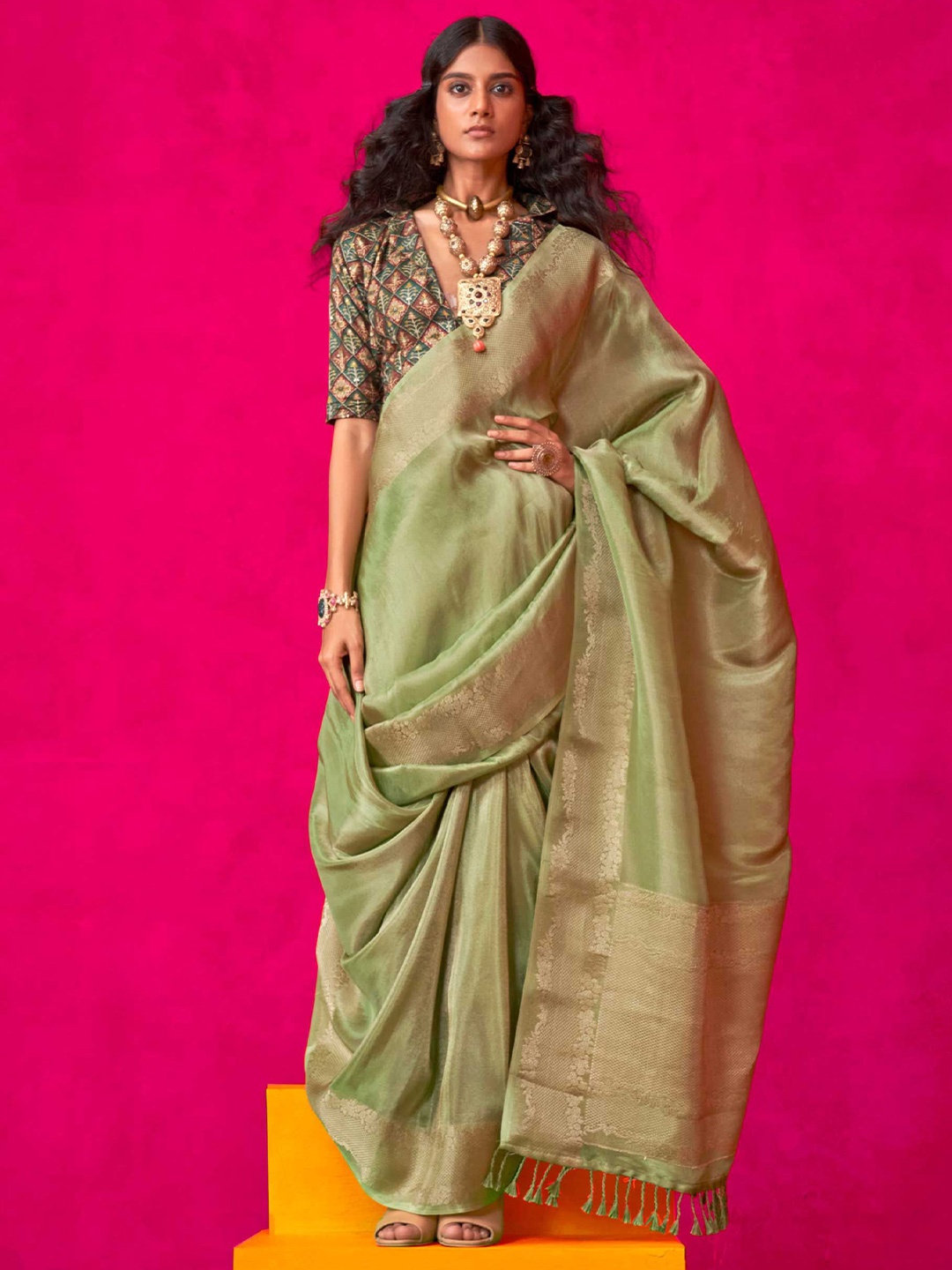 

Vardha Woven Design Zari Banarasi Saree, Green