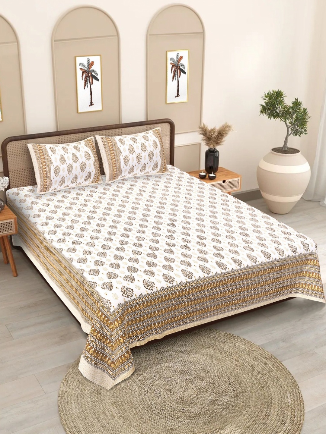 

Texstylers Brown & White Printed Cotton 186 TC Queen Bedsheet Set - 2.20 m X 2.50 m