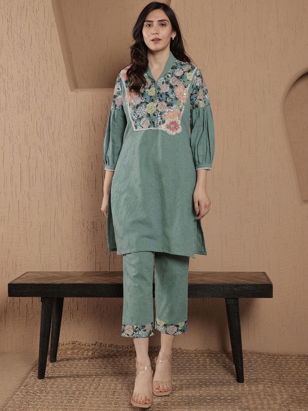 

SRIHA Floral Embroidered V-Neck Pure Cotton Tunic With Trousers, Green
