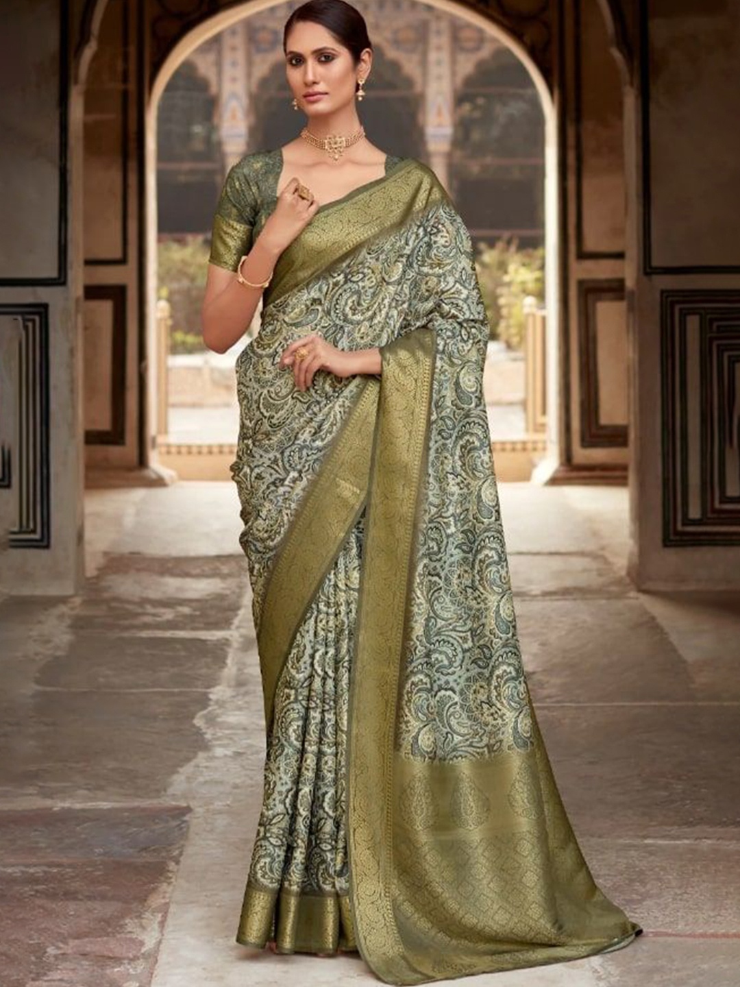 

MAHALASA Woven Design Zari Saree, Green
