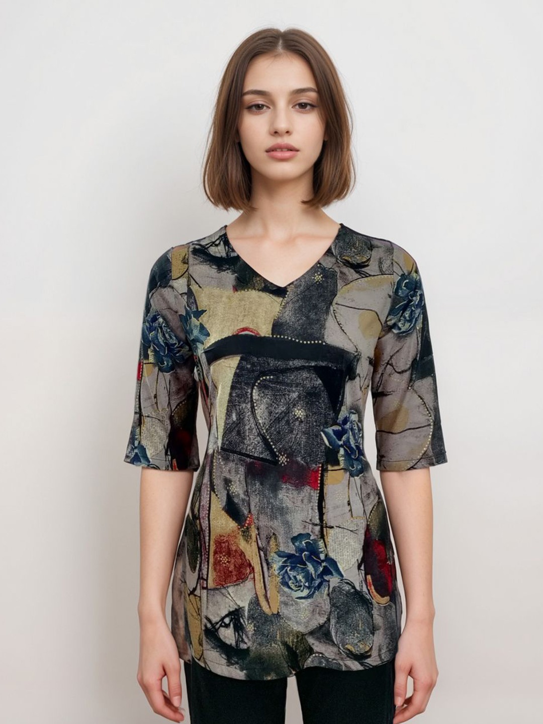 

FIMS Printed V-Neck Kurti, Black