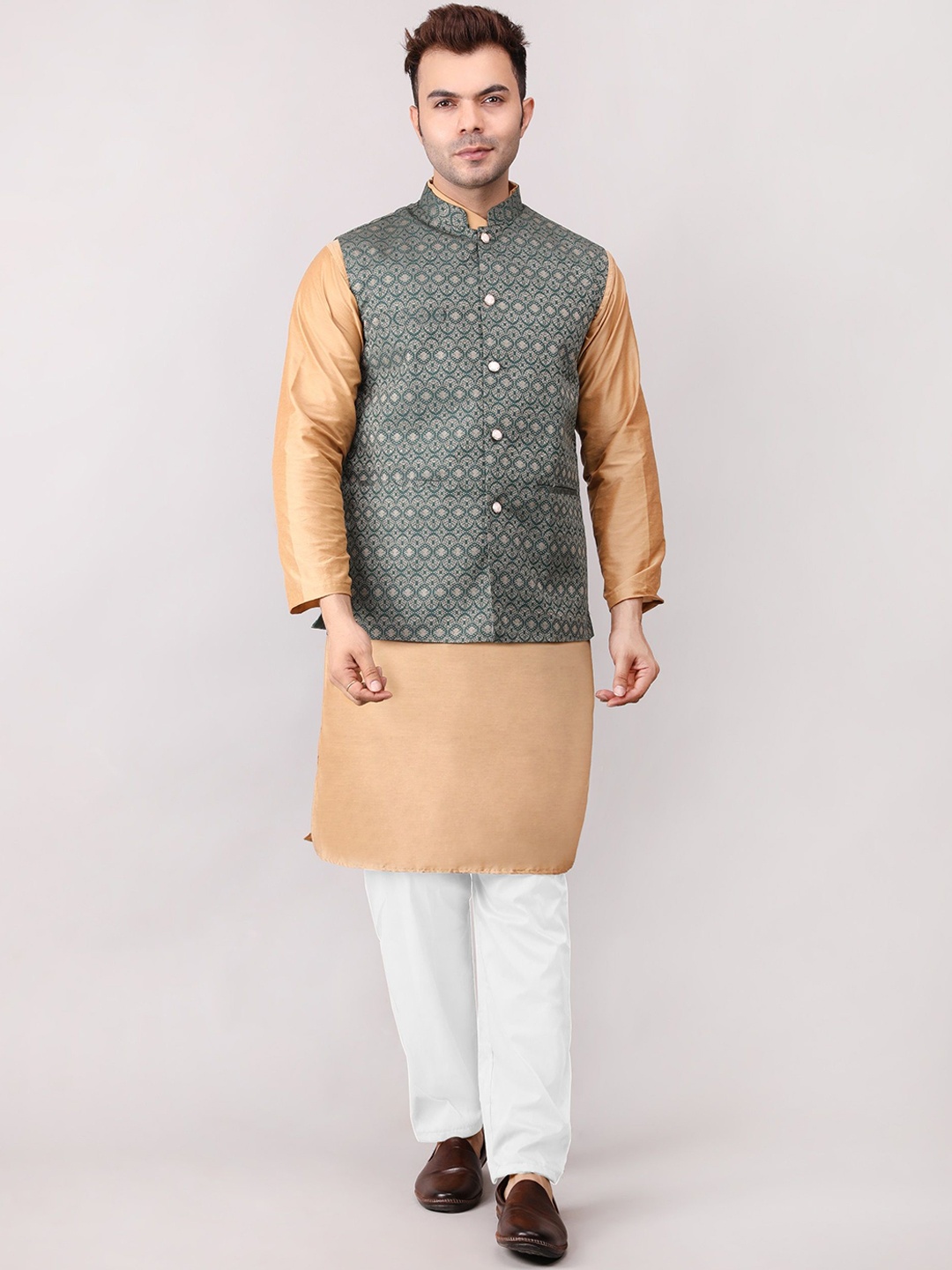 

Voniry Ethnic Motifs Woven Design Straight Kurta white Pyjama & Nehru Jacket, Green