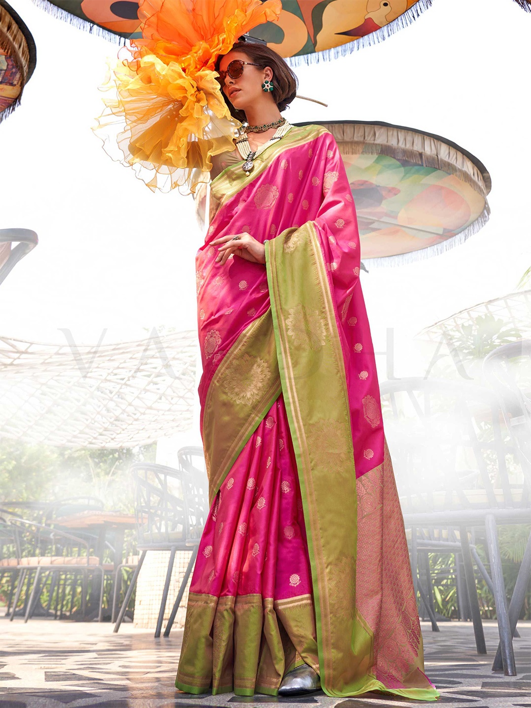 

Vardha Ethnic Motifs Zari Saree, Magenta