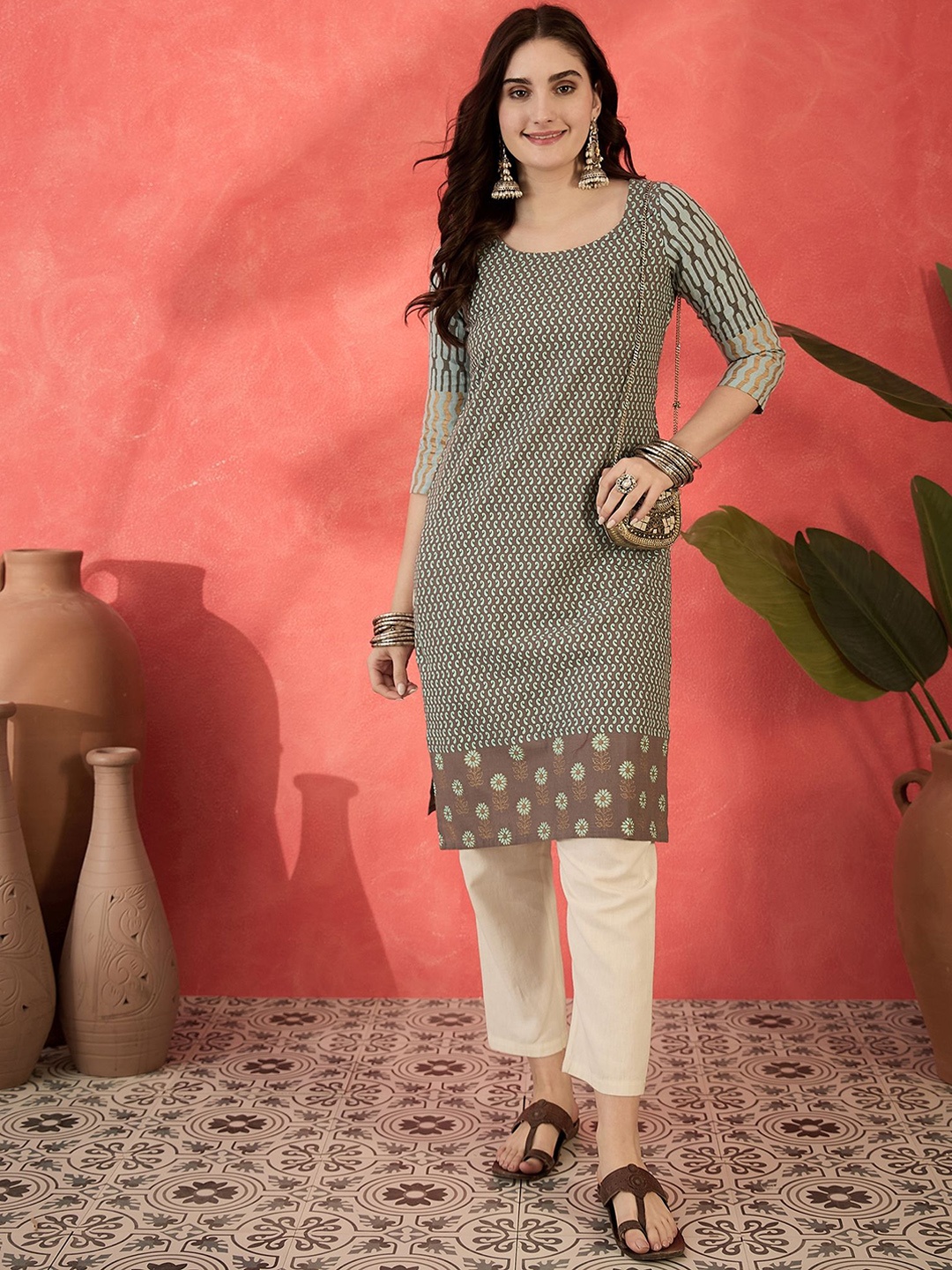 

Sangria Paisley Printed Round Neck Pure Cotton Straight Kurta, Grey