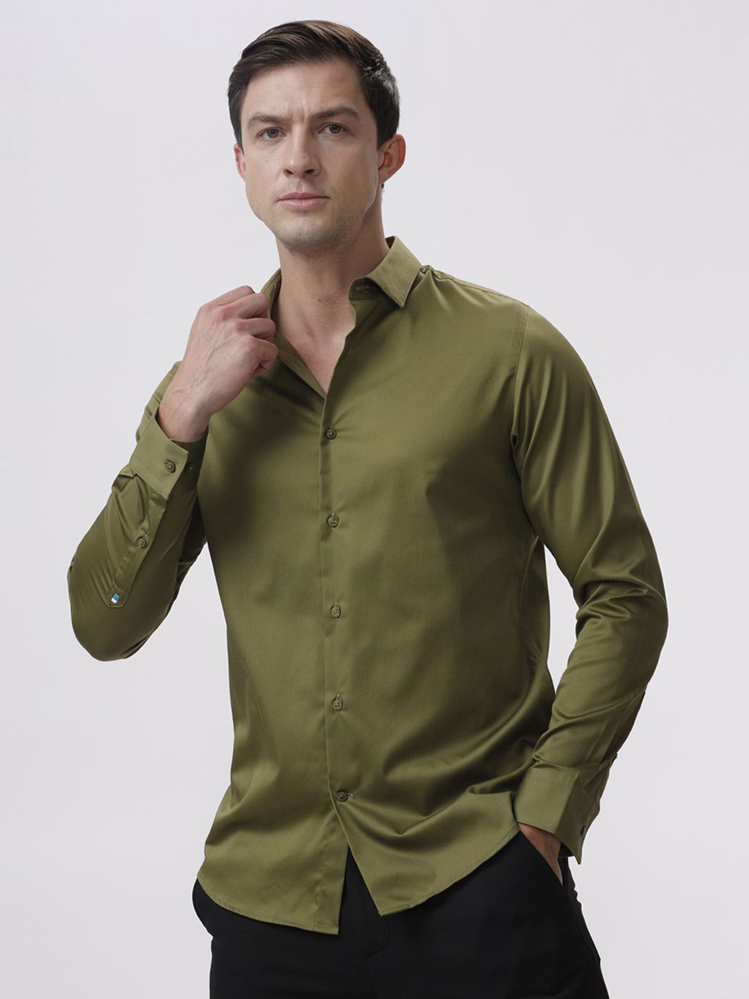 

The Collection Men Classic Slim Fit Opaque Casual Shirt, Olive