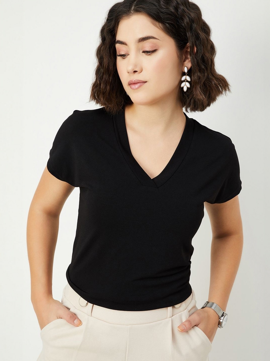 

max Women Solid Round Neck T-shirt, Black