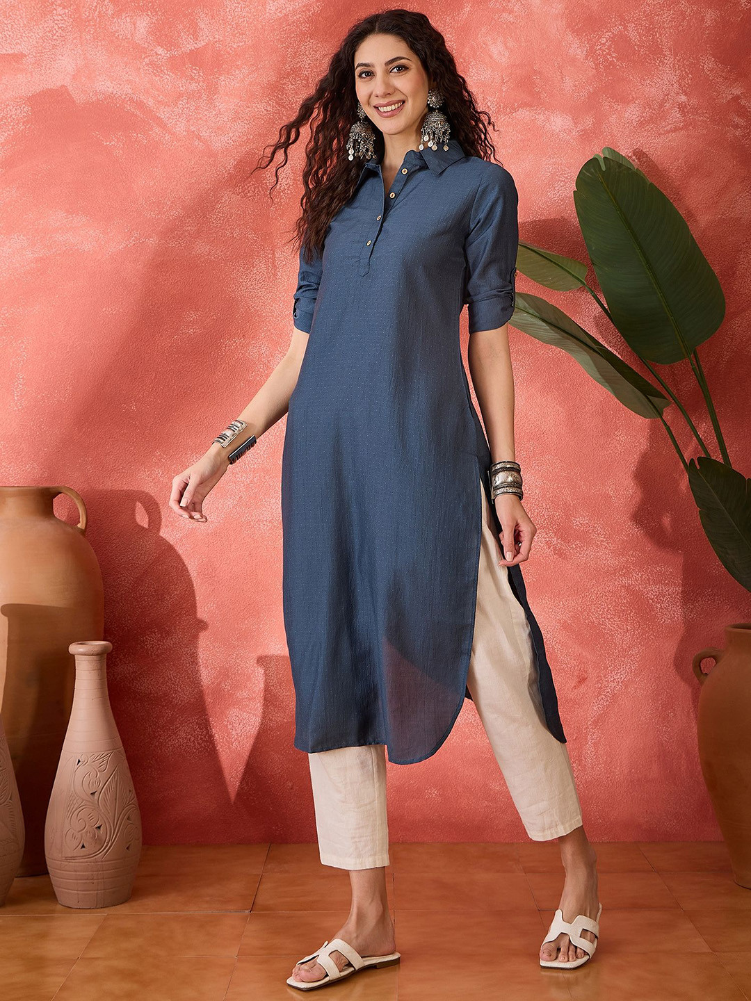 

Sangria Shirt Collar Roll-Up Sleeves Pure Silk Pathani Kurta, Navy blue