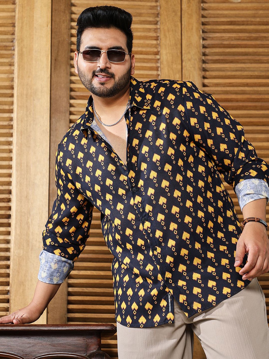 

Instafab Plus Men Comfort Opaque Printed Casual Shirt, Multi