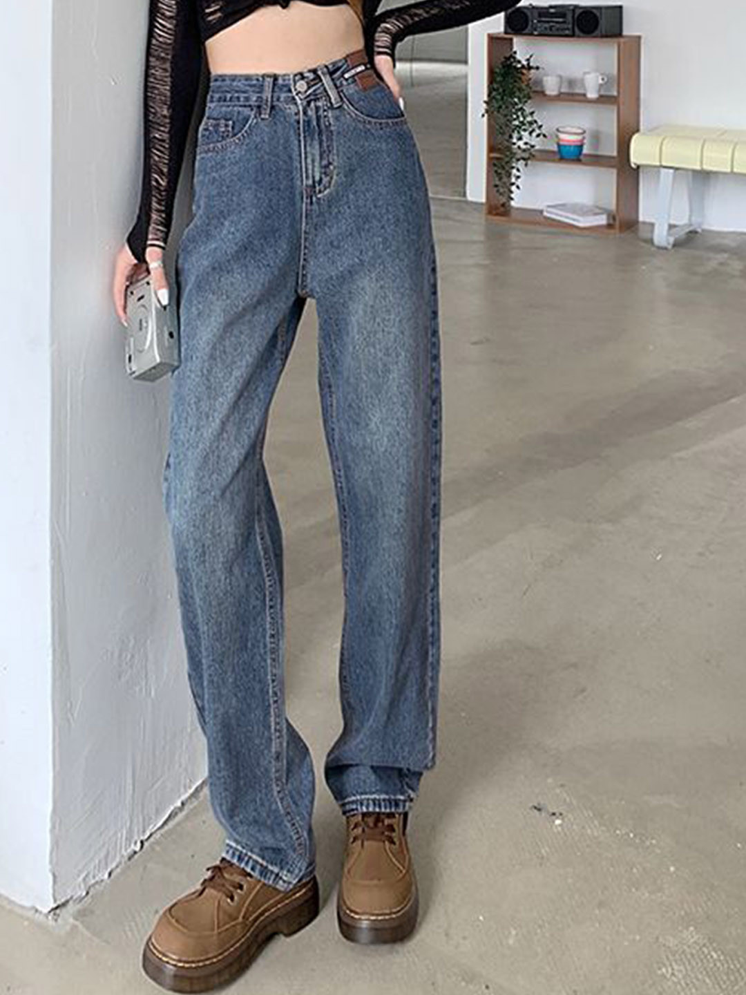 

StyleCast Women Straight Fit High-Rise Light Fade Jeans, Blue