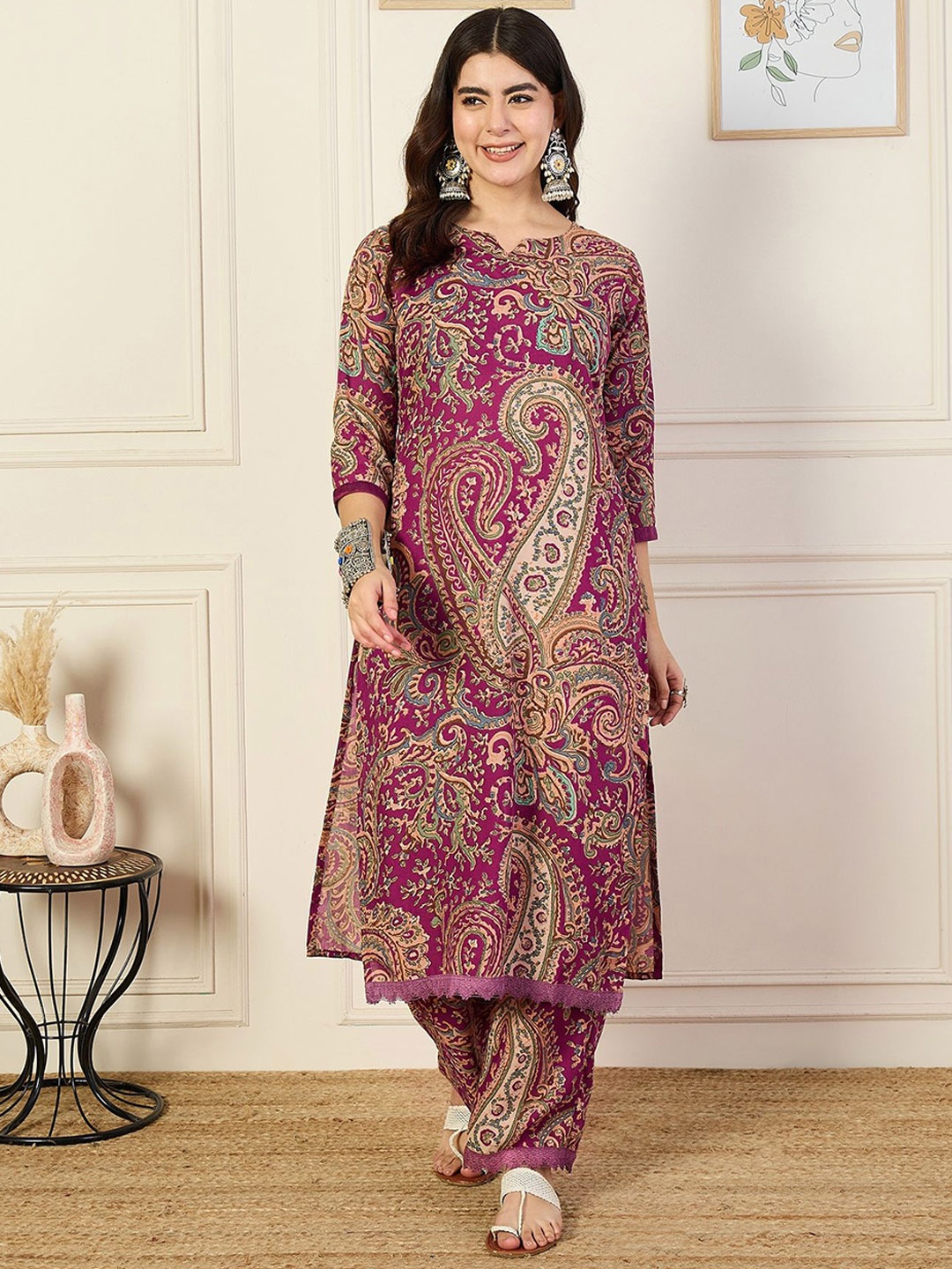 

DIVASTRI Ethnic Motifs Printed Straight Kurta with Trousers, Maroon