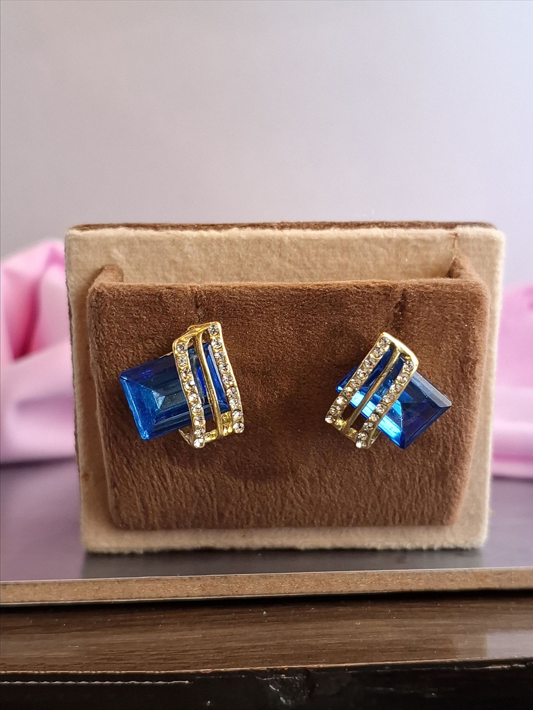 

Zhouse Gold-Plated Crystals Studded Square Studs, Blue