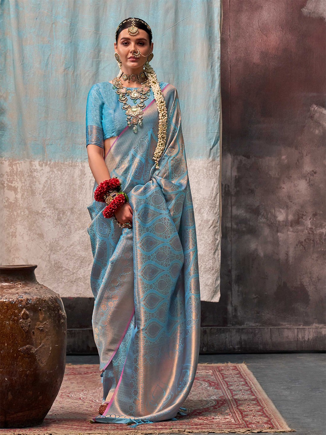 

Vardha Woven Design Zari Kanjeevaram Saree, Blue