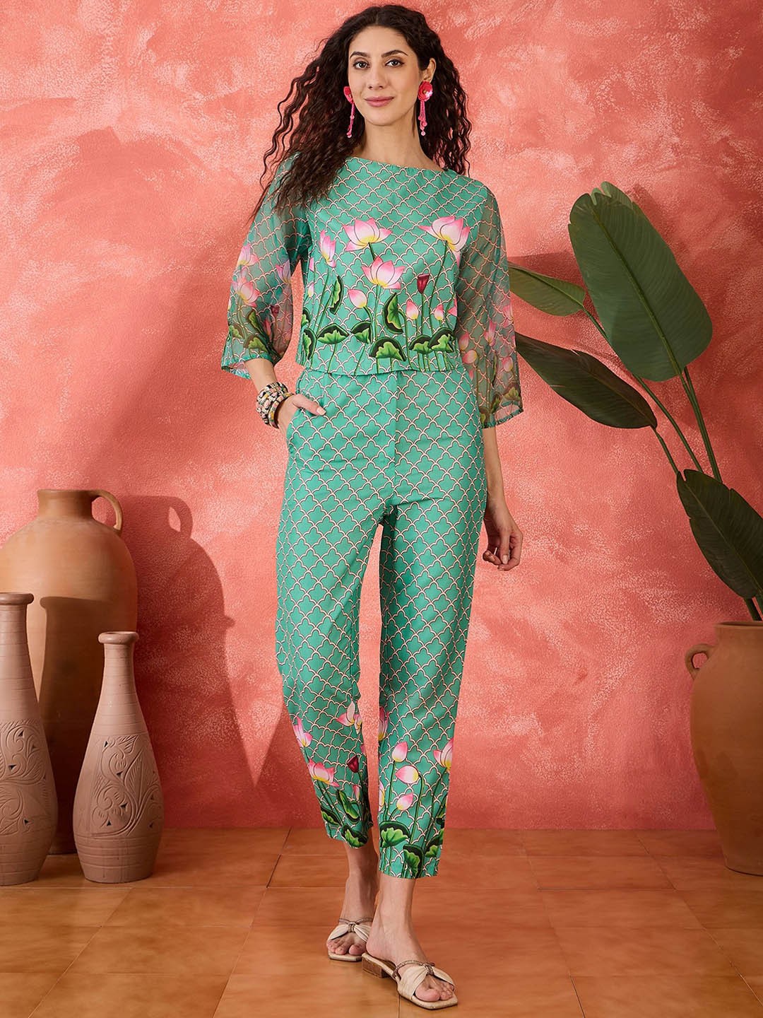 

Sangria Printed Boat Neck Top With Trousers, Green