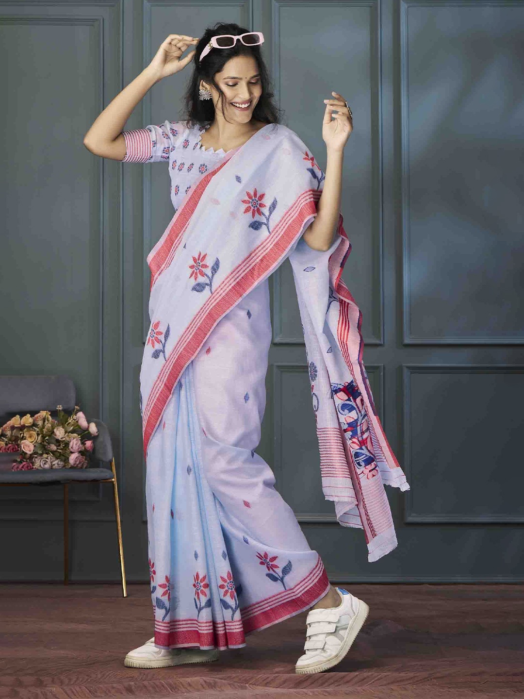 

Mitera Woven Design Linen Blend Saree, Lavender