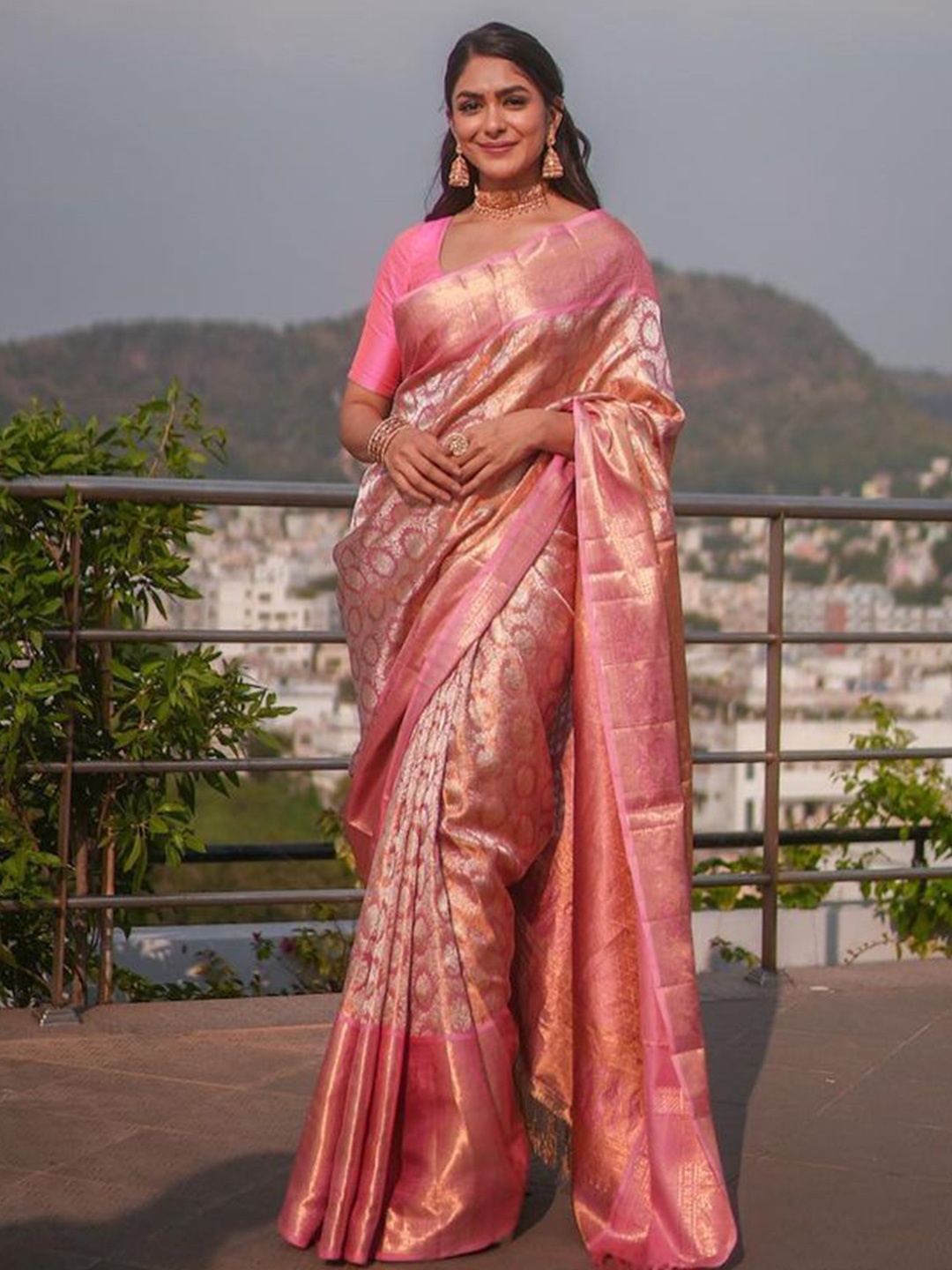 

Moda Rapido Woven Design Banarasi Saree, Pink