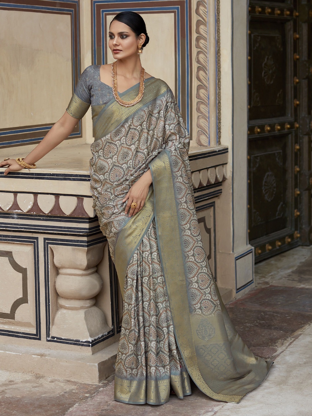 

MAHALASA Ethnic Motifs Woven Design Zari Saree, Grey