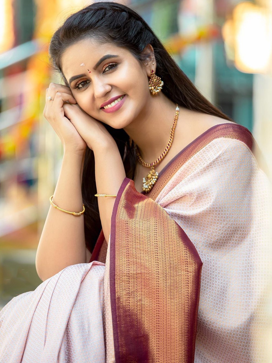 

Moda Rapido Woven Design Zari Saree, White