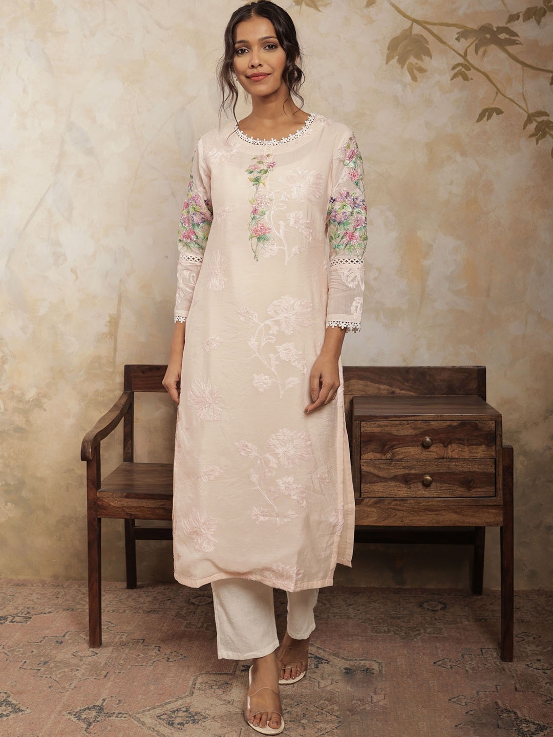 

SRIHA Women Floral Embroidered Thread Work Straight Kurta With Trouser, Peach