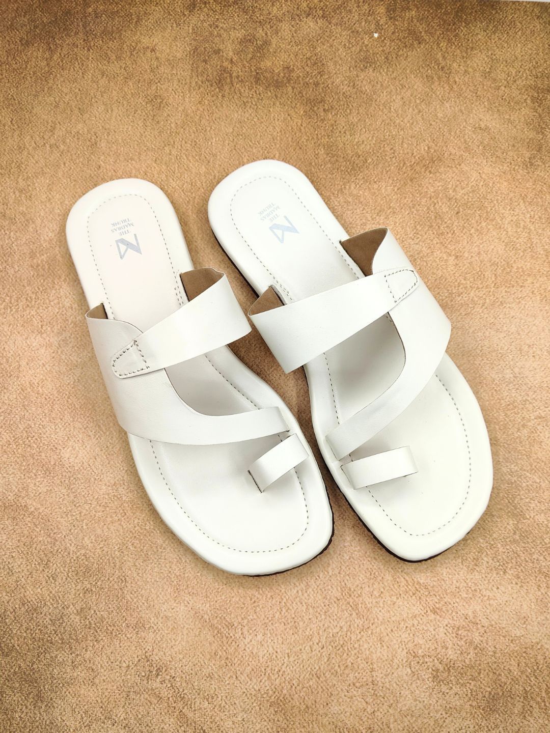 

THE MADRAS TRUNK Men Comfort Sandals, White