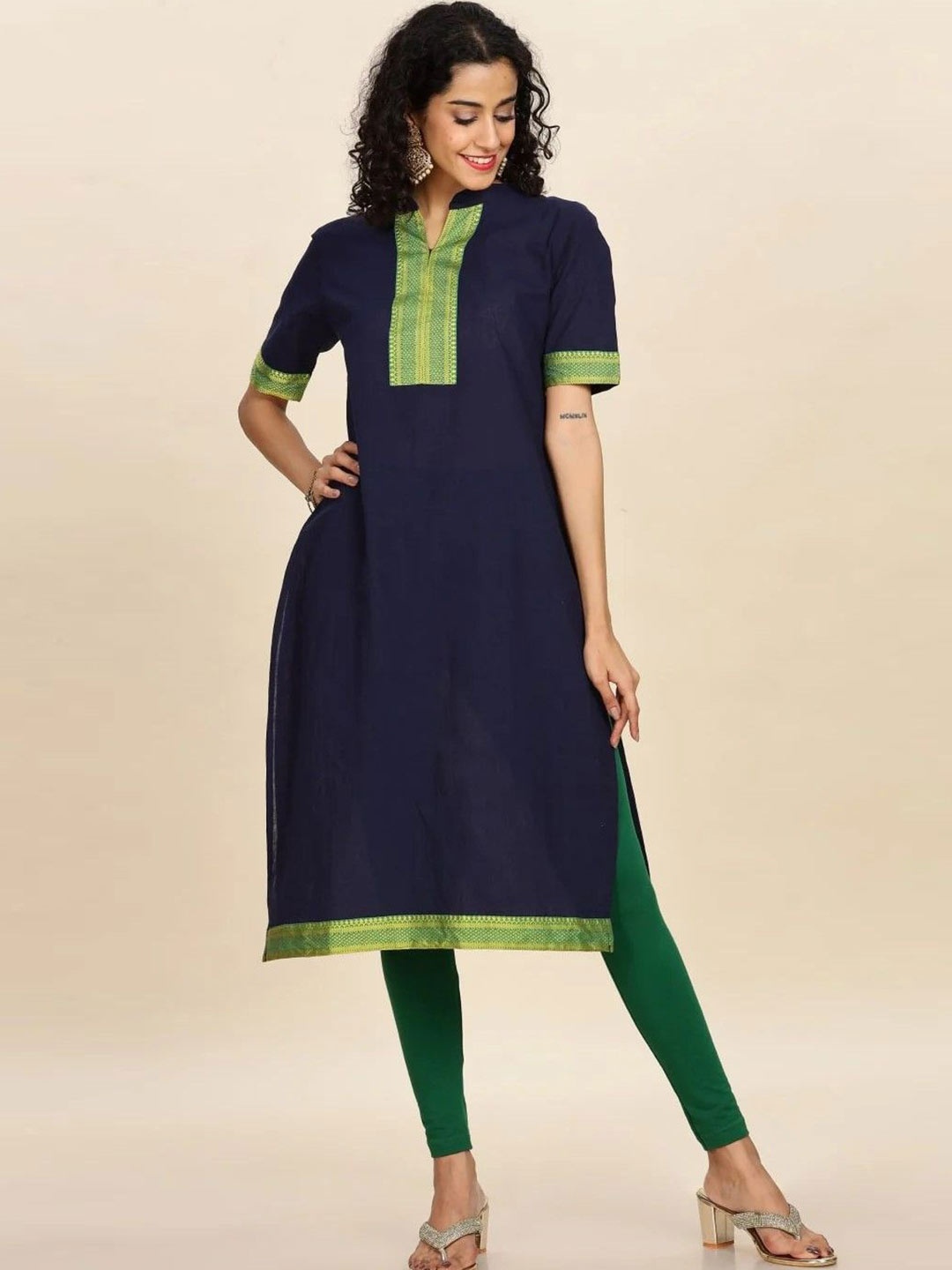 

Girly Colours Geometric Yoke Design Mandarin Collar Pure Cotton Straight Kurta, Blue