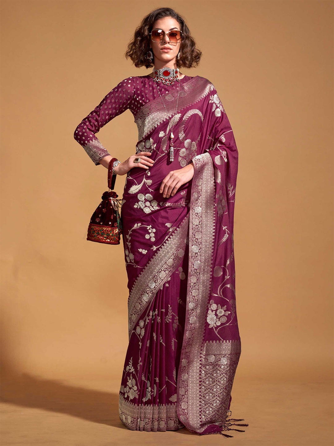 

Vardha Woven Design Zari Pure Georgette Banarasi Saree, Purple