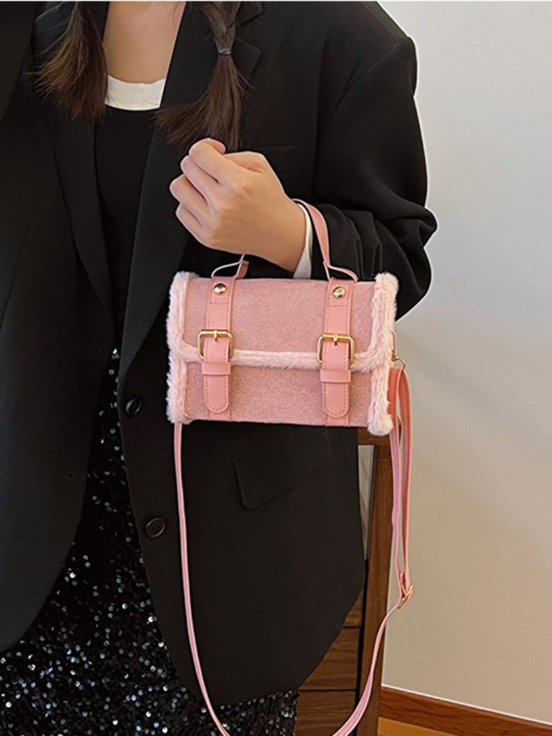 

DressBerry PU Sling Bag, Pink