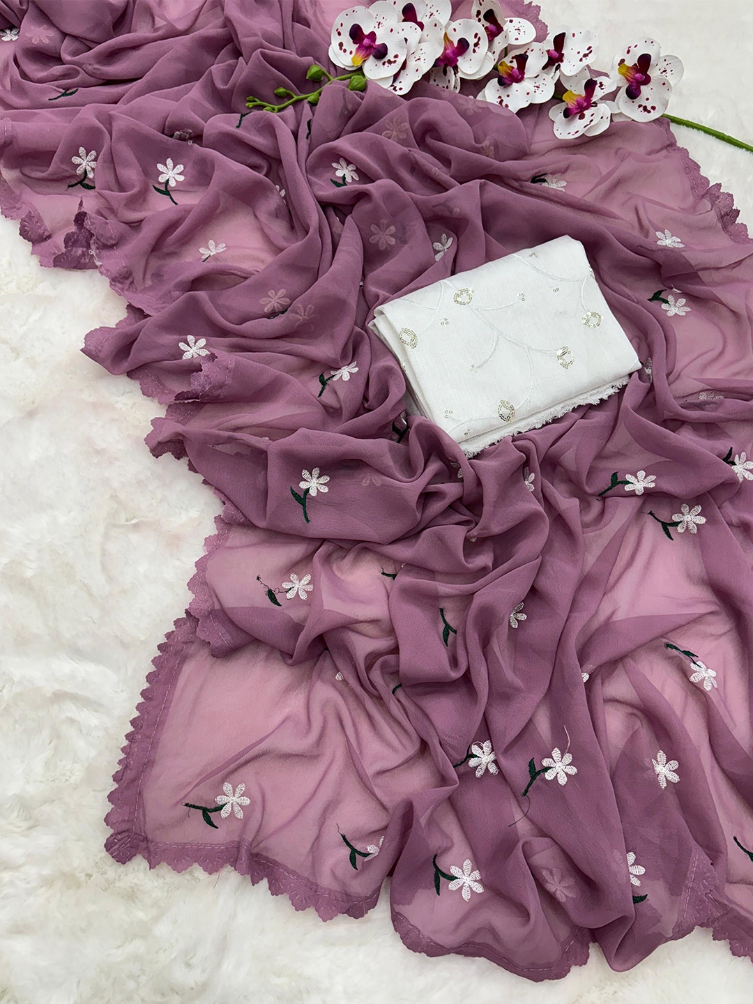 

AWRIYA Floral Pure Georgette Fusion Saree, Purple