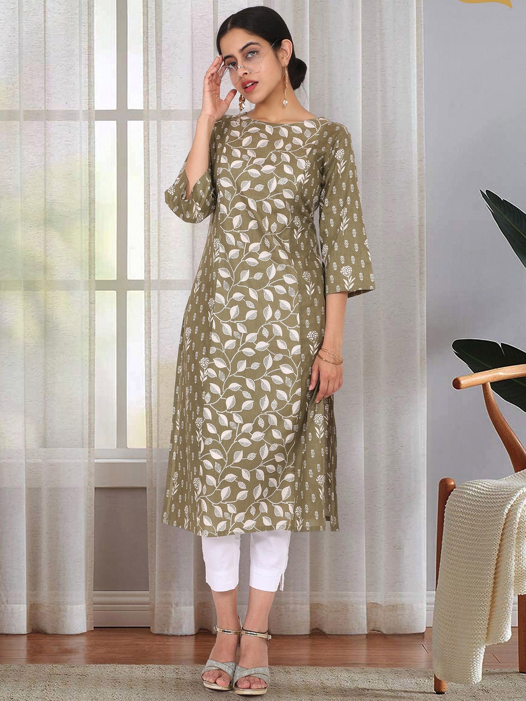 

BABRU Women Ethnic Motifs Printed Thread Work Kurta, Green