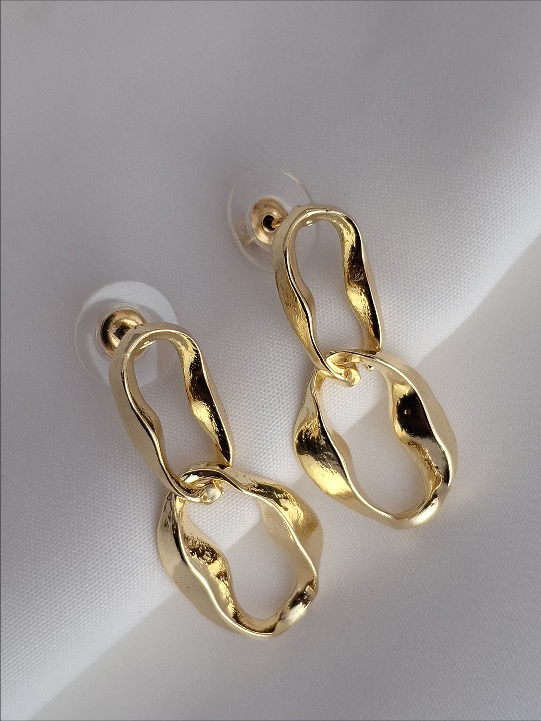 

Zhouse Gold-Plated Contemporary Drop Earrings