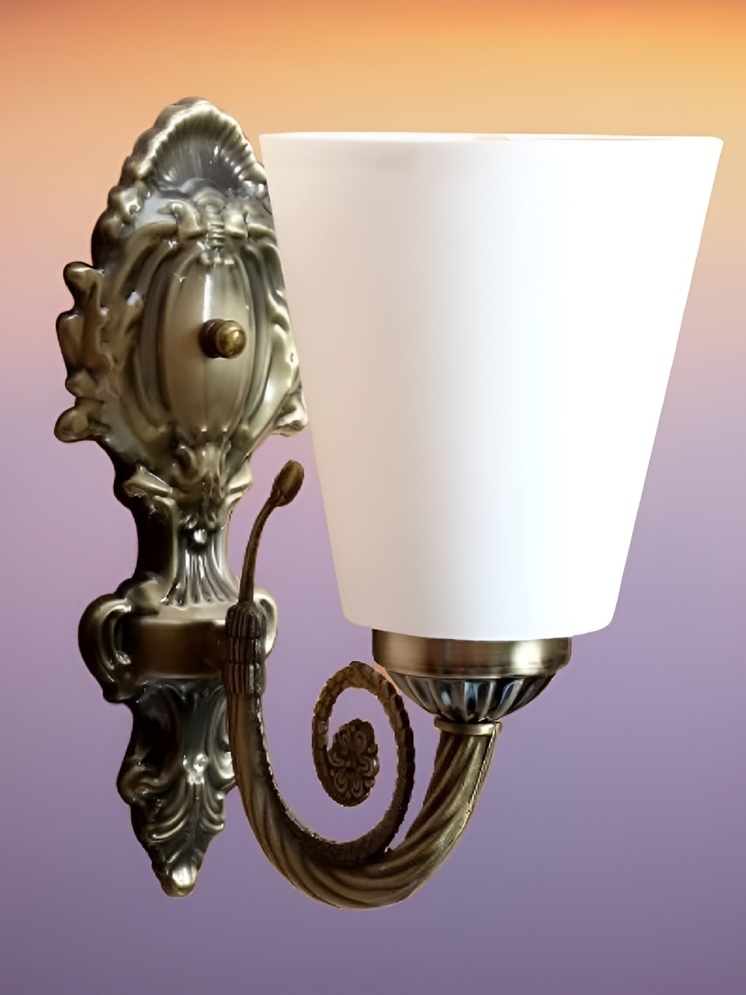 

KINIS Black & White Metal Frustum Shaped Wall Lamp