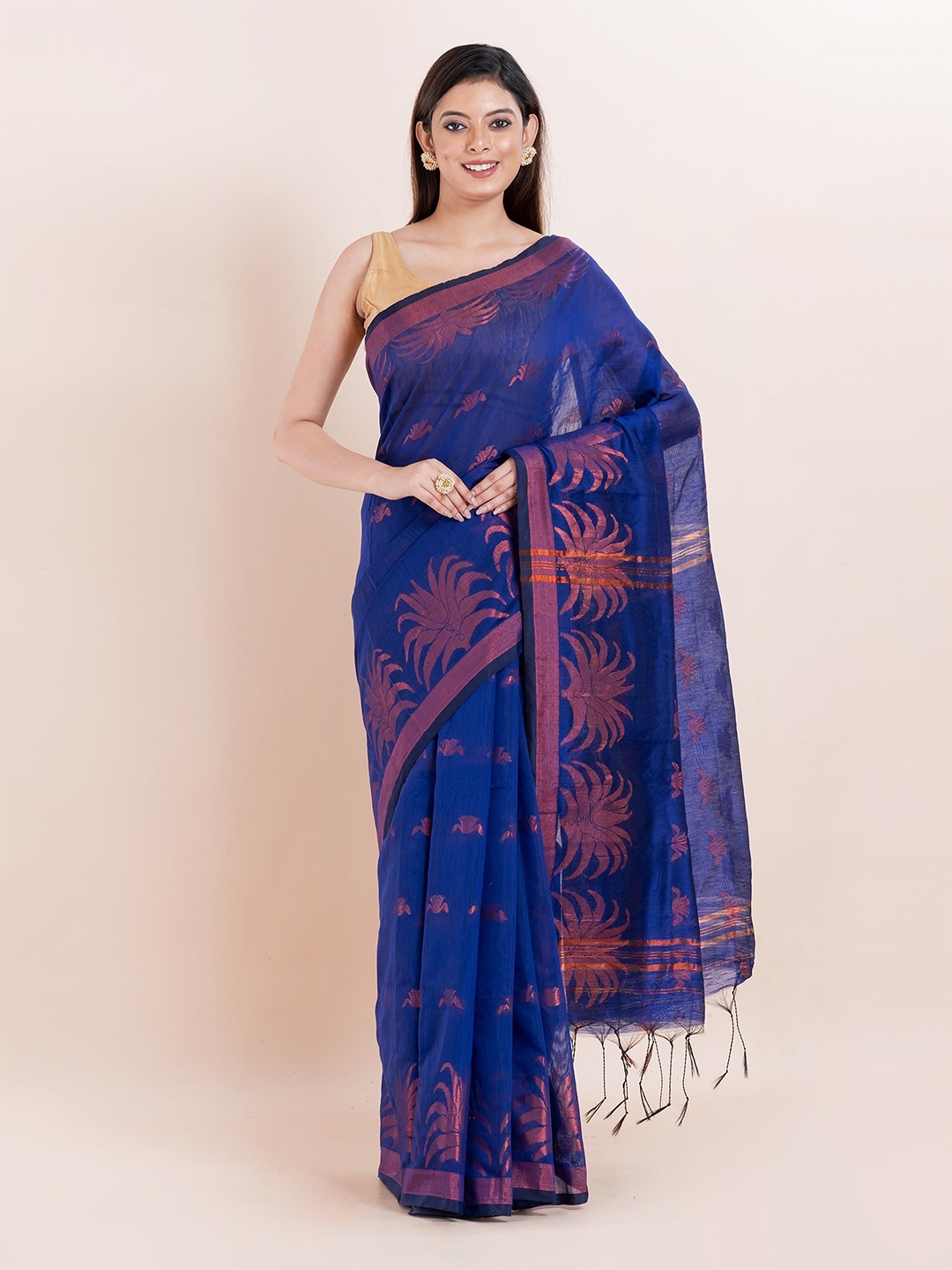 

PUKU Woven Design Saree With Blouse Piece, Blue
