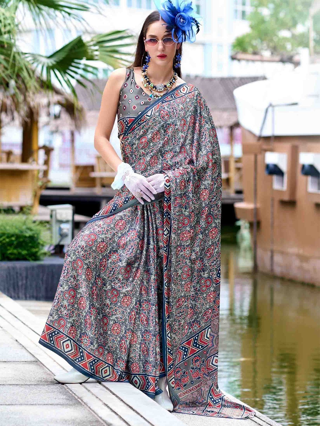 

Blissta Women Floral Satin Saree, Grey