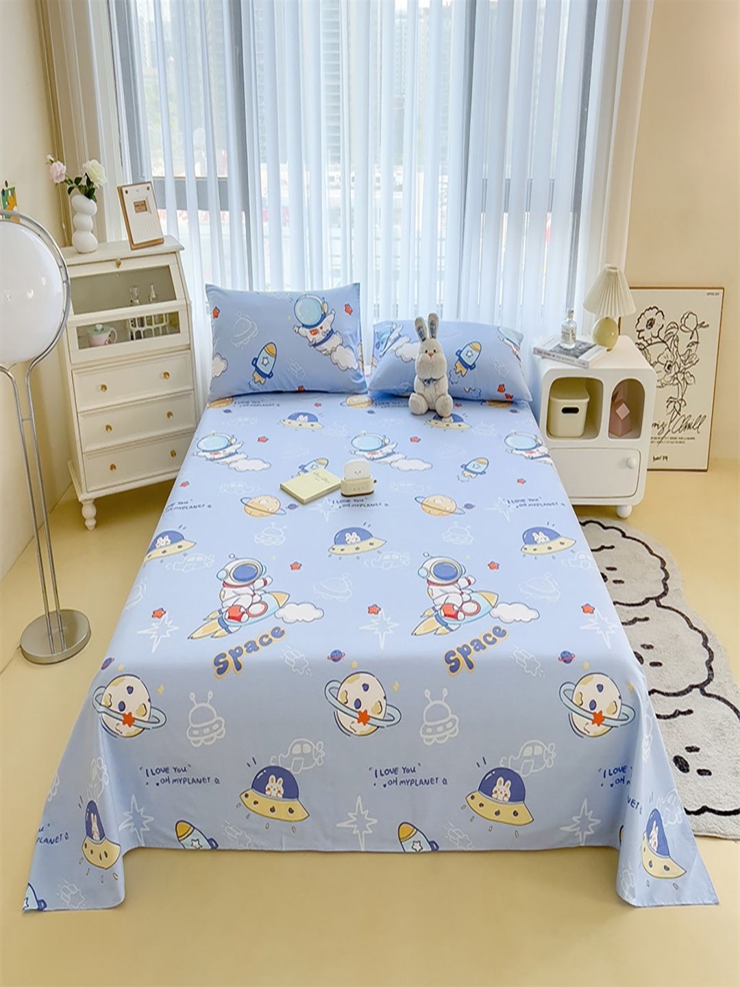

JC HOME Blue & White Graphic Printed Cotton 220 TC King Bedsheet Set 2.43m x 2.64m