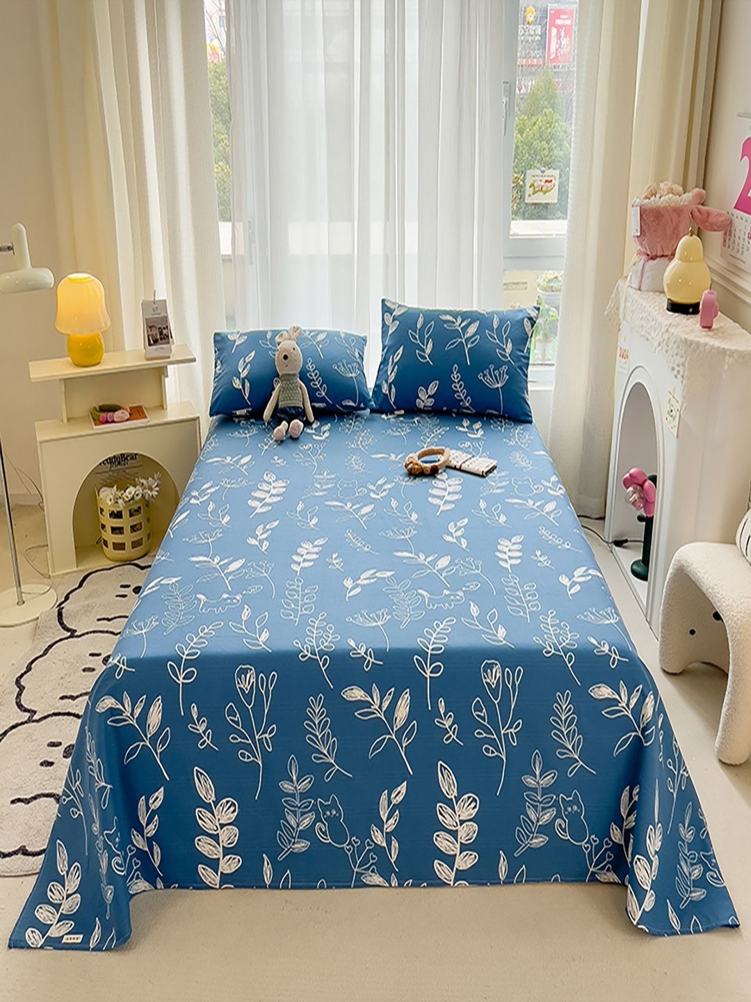 

JC HOME Blue & White Floral 140 TC King Bedsheet Set 2.0 m x 2.45 m