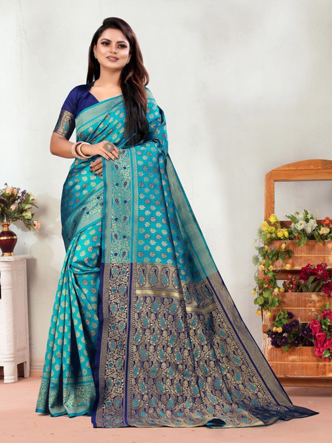 

Exclusiva Ethnic Motifs Woven Design Zari Banarasi Saree, Green