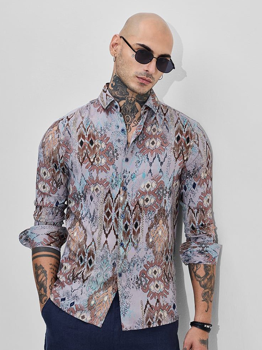

Snitch Men Smart Slim Fit Spread Collar Abstract Printed Casual Shirt, Lavender