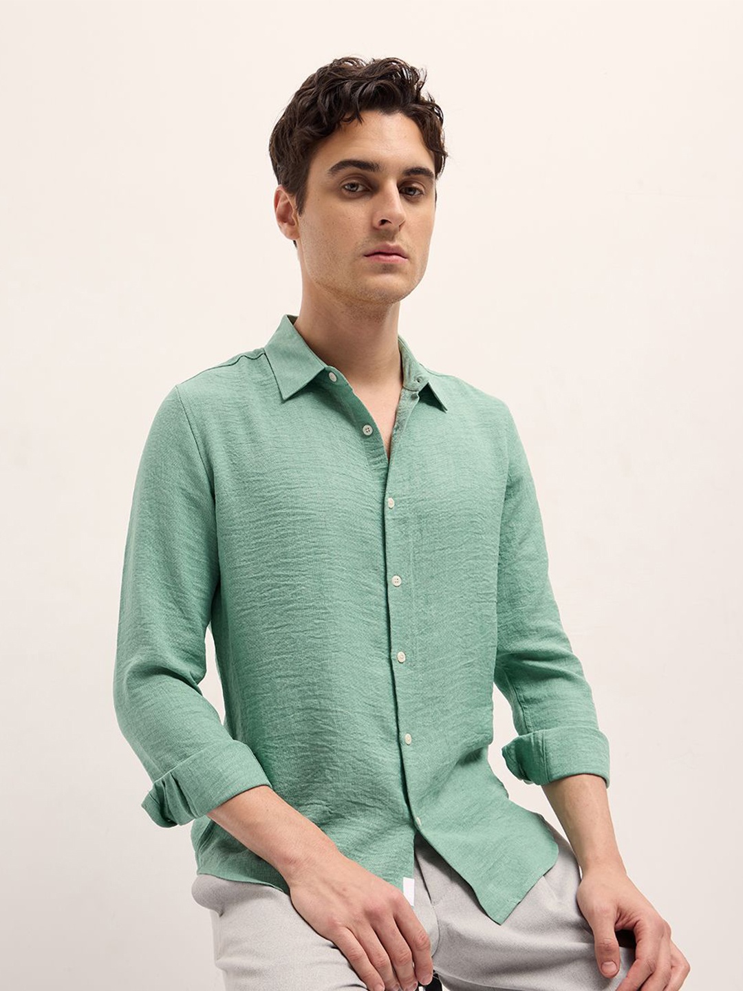 

THE BEAR HOUSE Men Slim Fit Spread Collar Textured Casual Shirt, Green