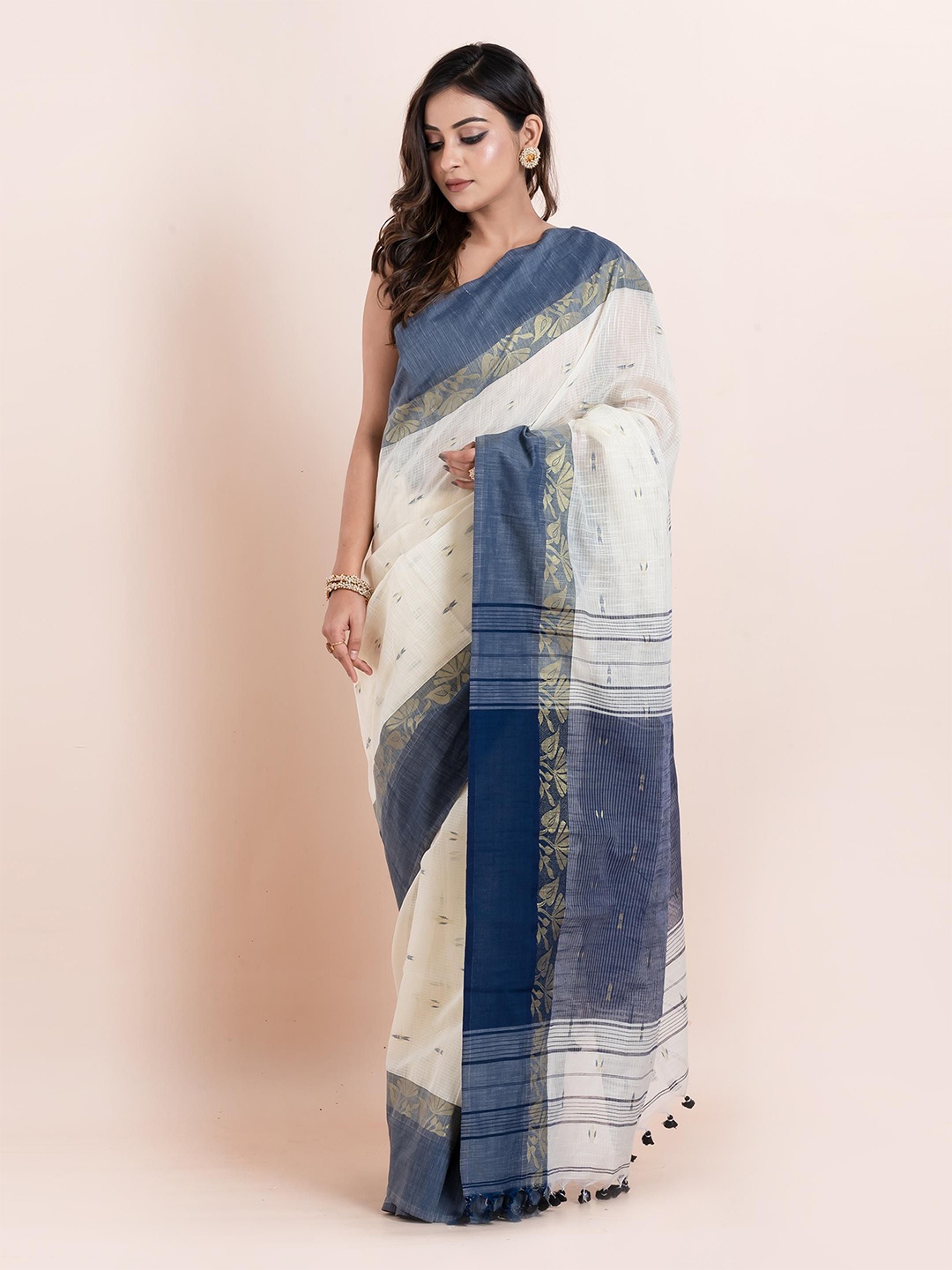 

PUKU Woven Design Saree, Off white