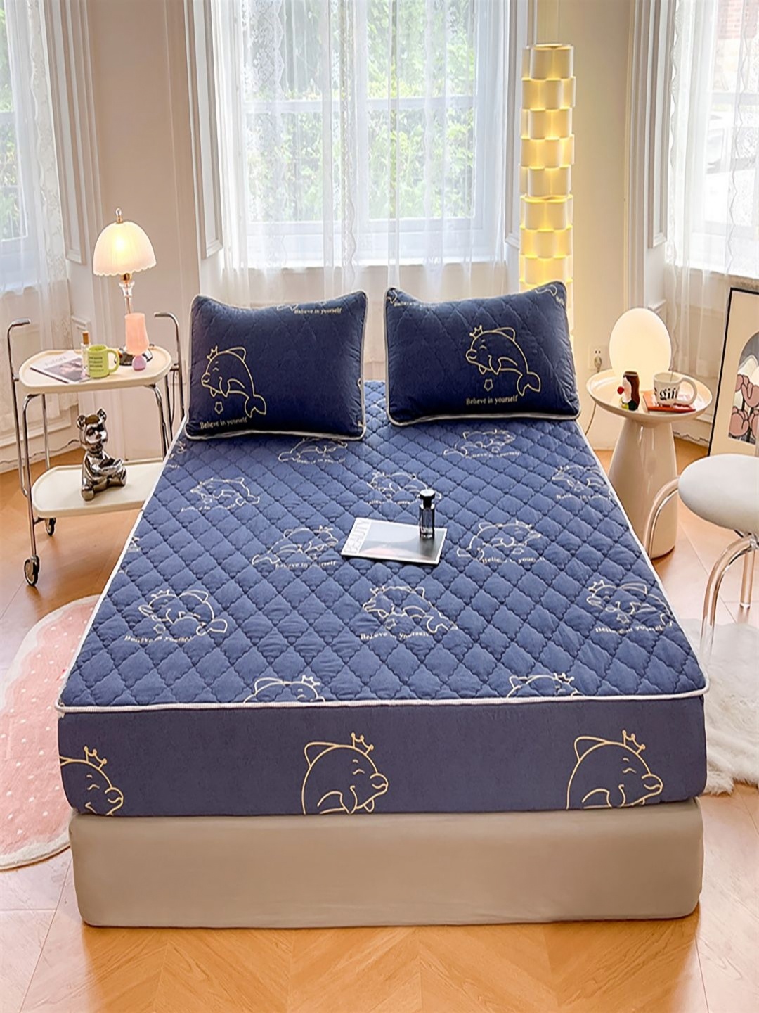 

JC HOME Navy Blue & Beige Printed 150 TC Fitted King Bedsheet Set 2.20 m x 2.00 m
