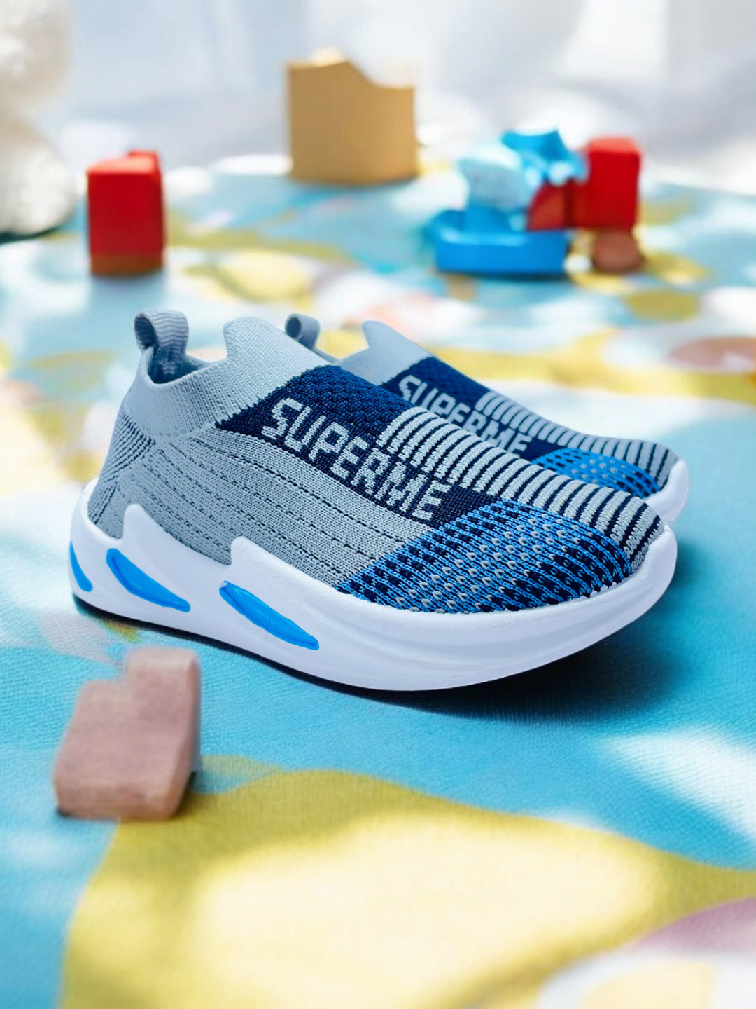 

FABBMATE Unisex Kids Woven Design Slip-On Sneakers, Grey