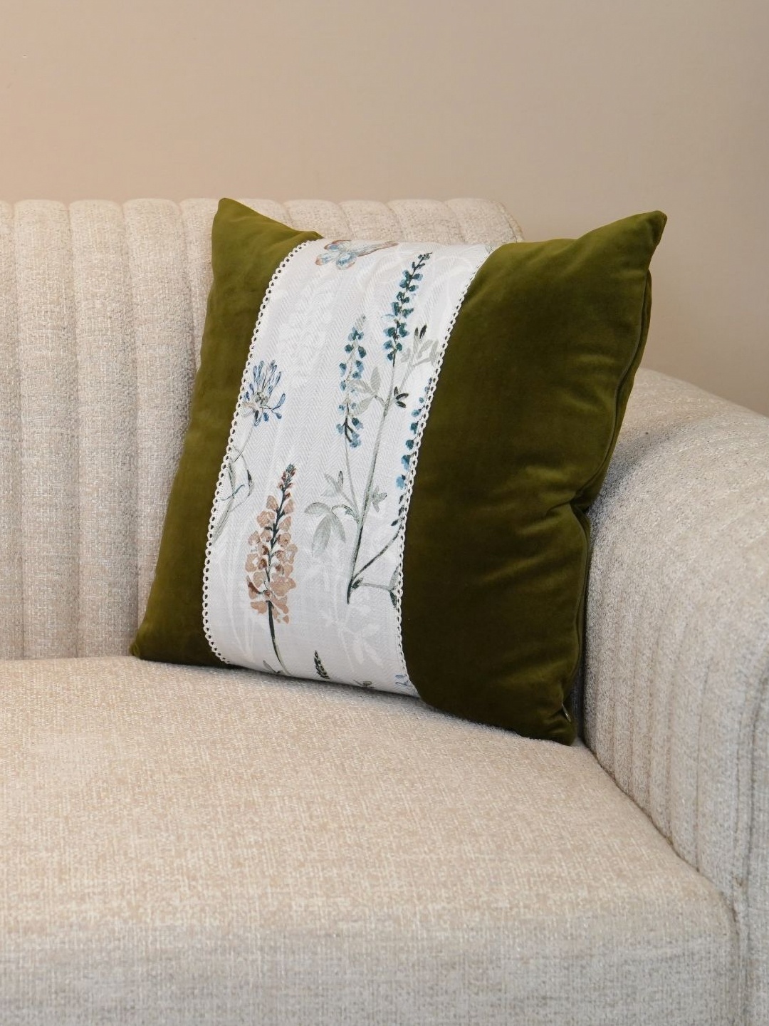 

WOODEN STREET Olive Green & Off White Square Cushion Covers
