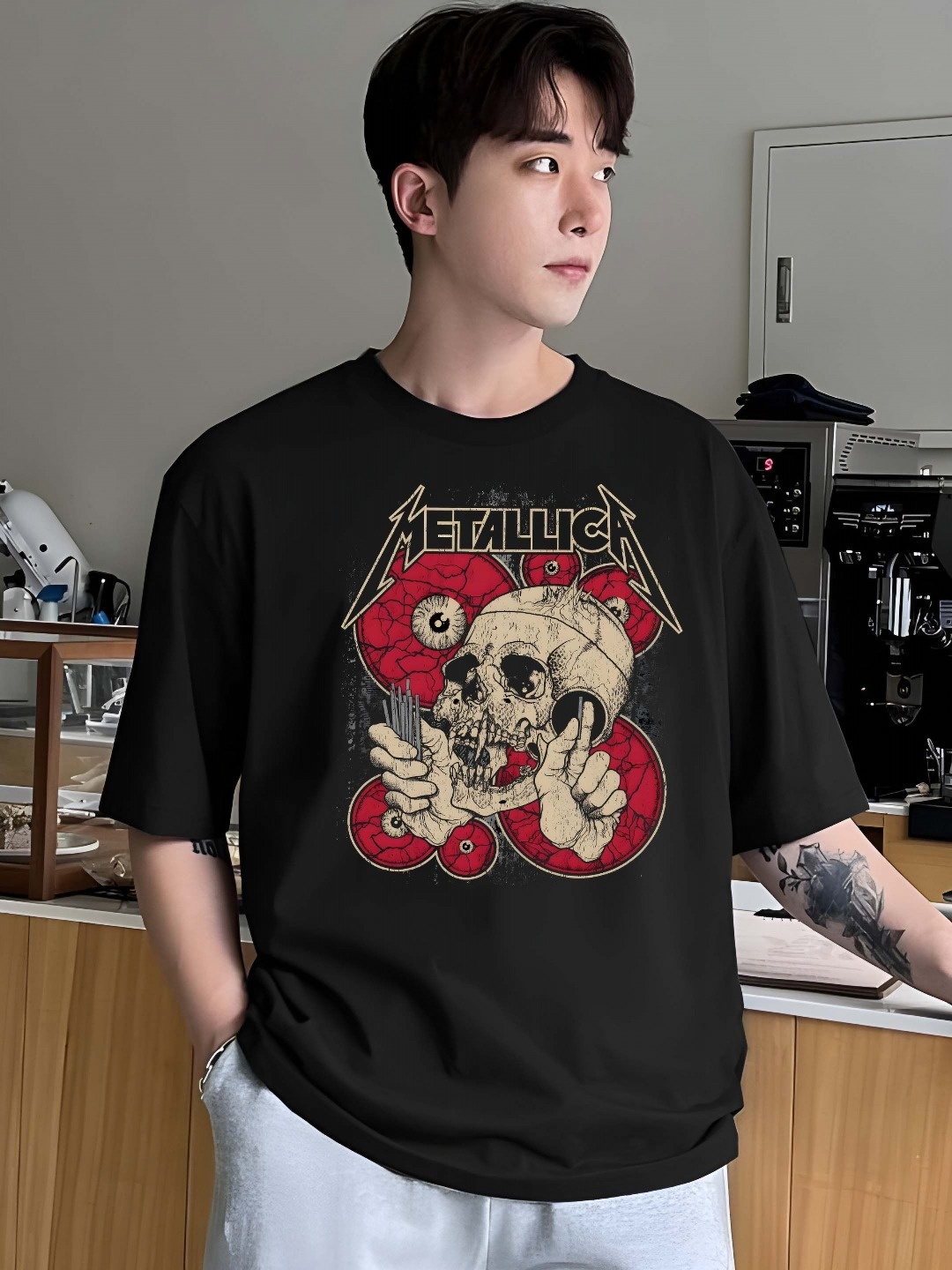

THE BEETEL HOUSE Men Graphic Printed Round Neck Cotton Oversized T-shirt, Black