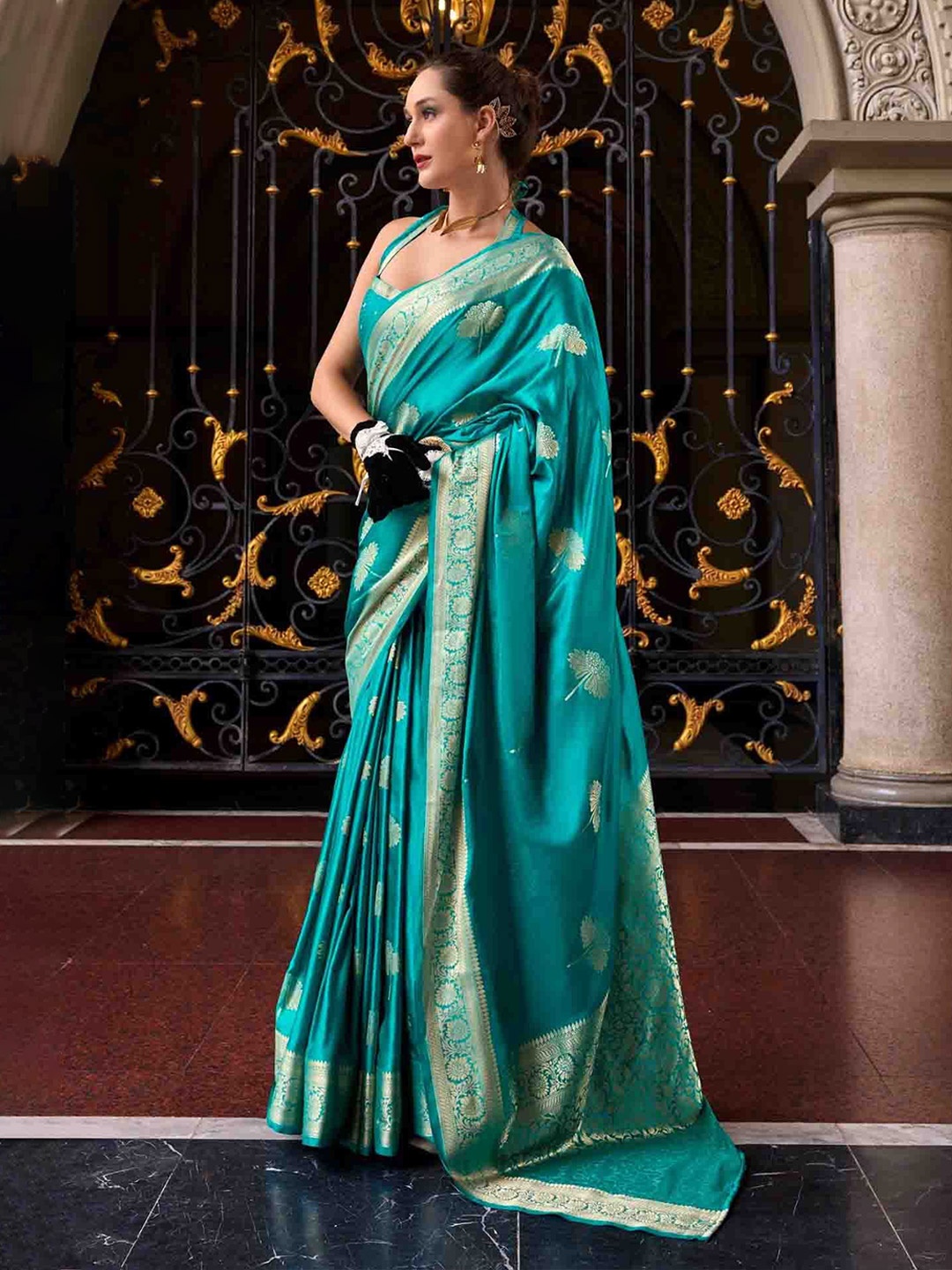 

DIVASTRI Woven Design Zari Banarasi Saree, Turquoise blue